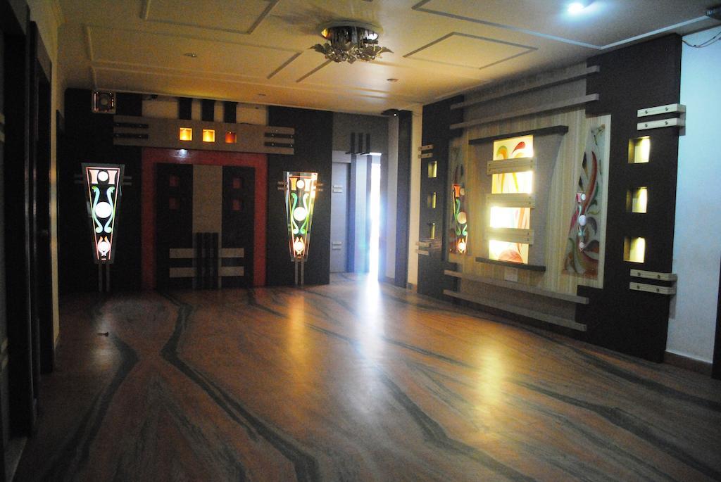 Hotel Padma Puri Exterior foto